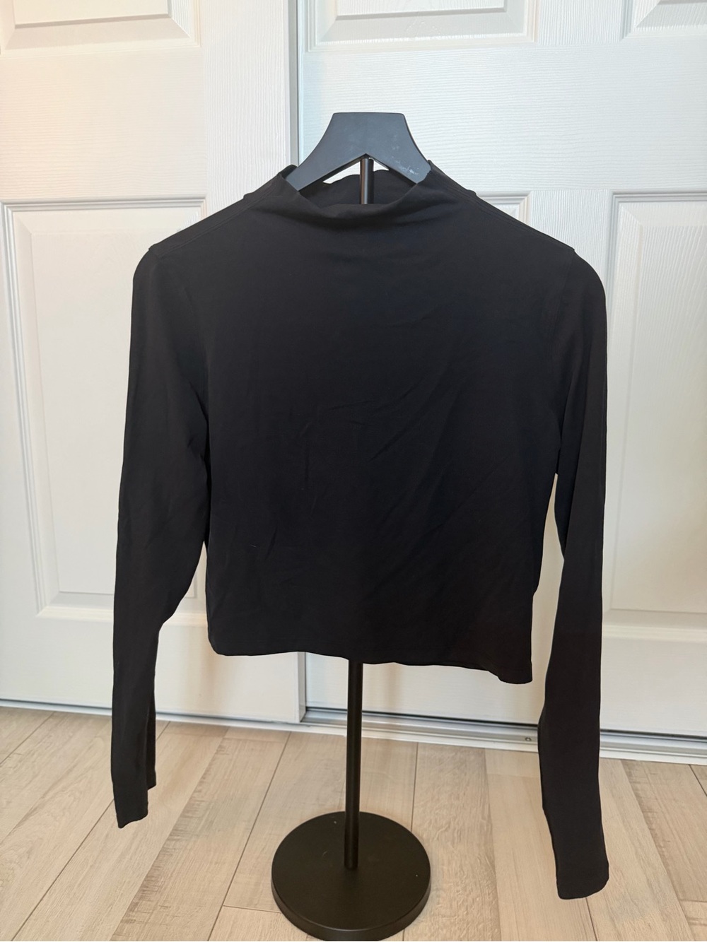 Lululemon All Aligned Mock Neck Long Sleeve
Black